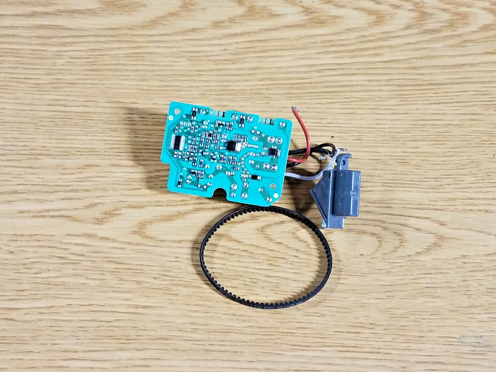 Shark Navigator CU530 26 Brush Motor Circuit Board and Belt