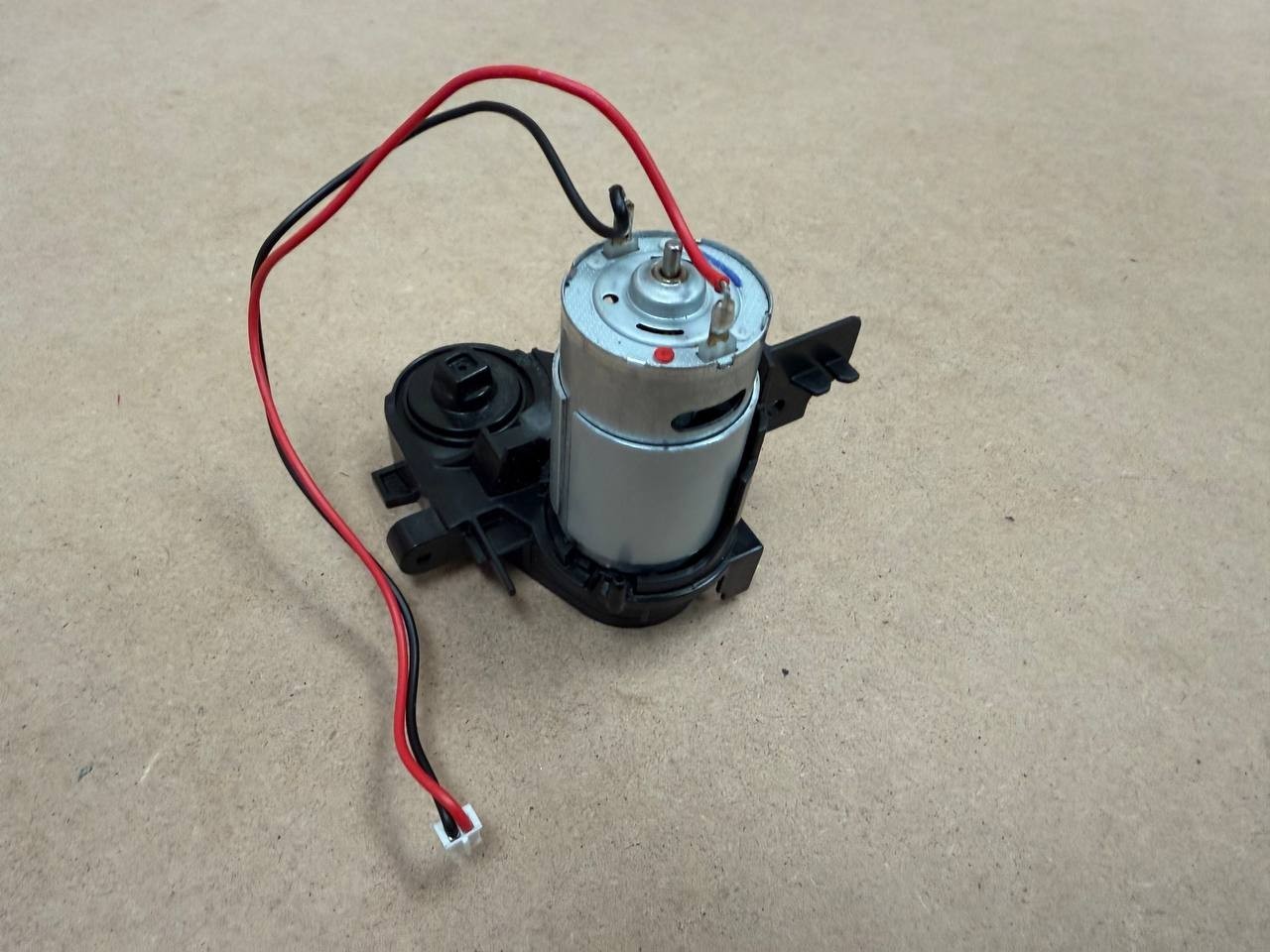 Shark Matrix Robot Vacuum Main Roller Brush Motor RV2320EGUS Replacement Part