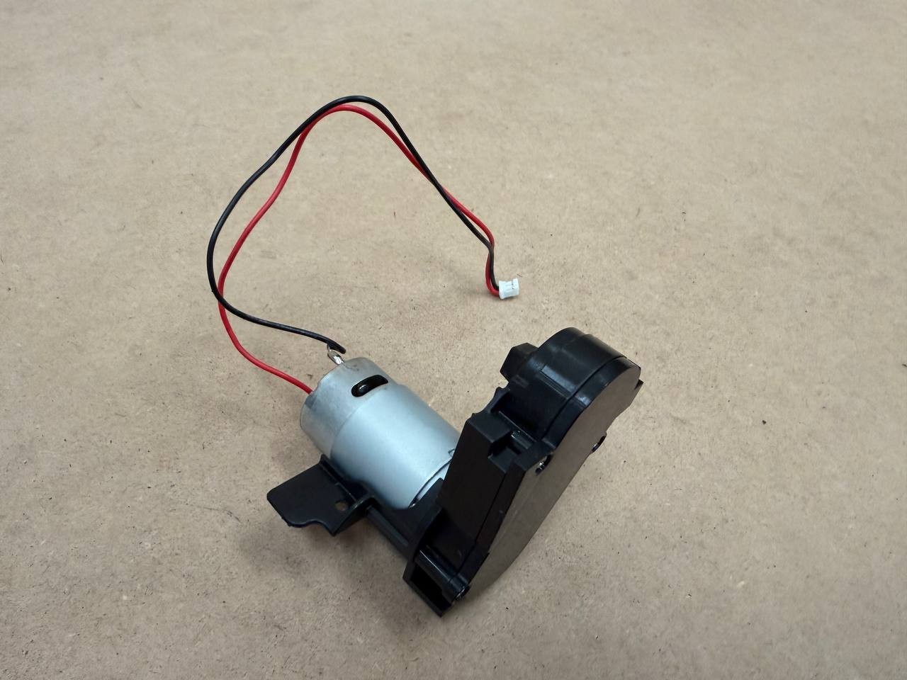 Shark Matrix Robot Vacuum Main Roller Brush Motor RV2320EGUS Replacement Part