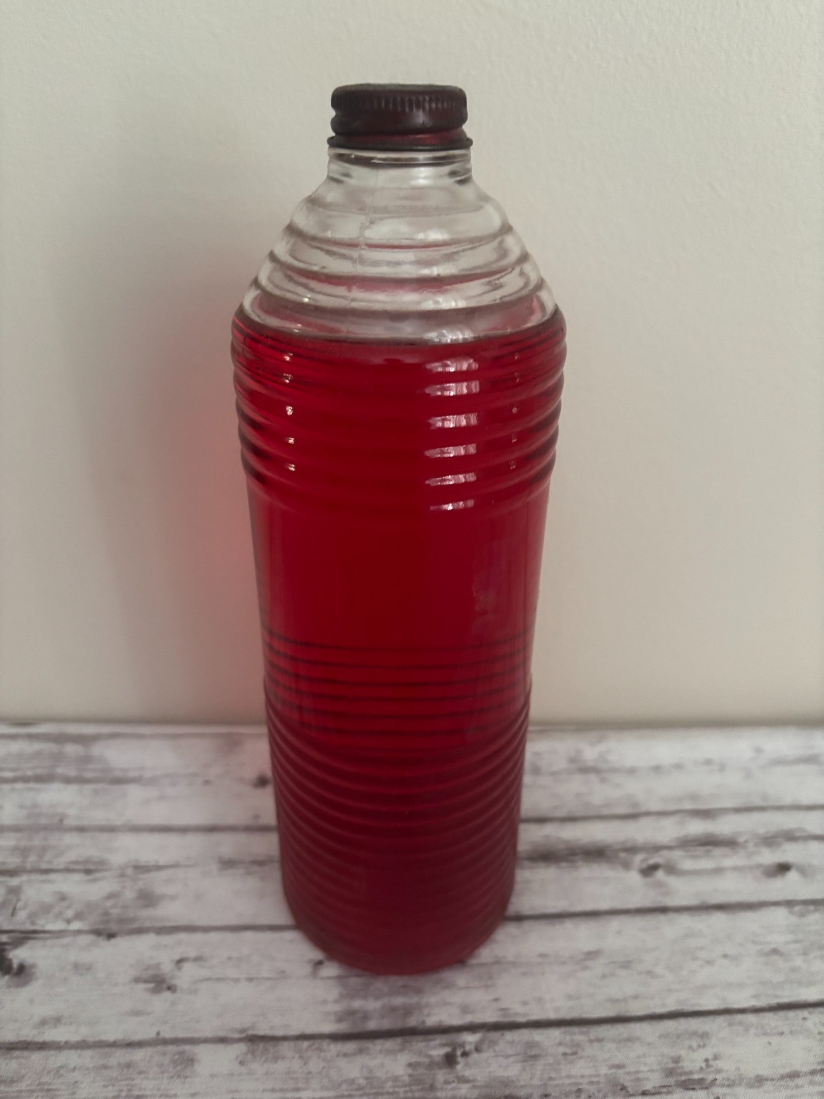 Vintage Old English Red Oil Furniture Polish Ribbed Bee Hive Glass Bottle