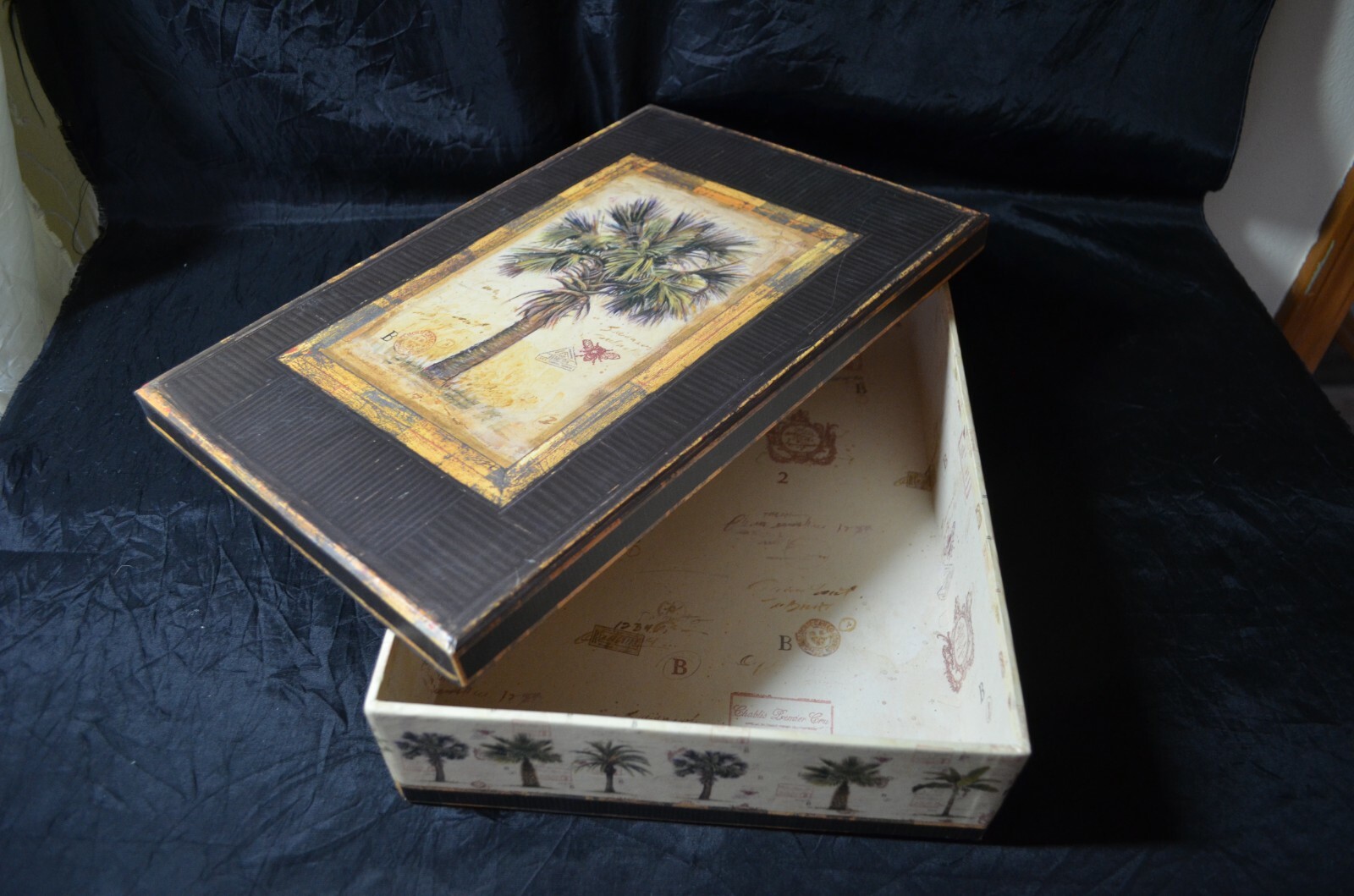 Chad Barrett Art in Motion Storage Box Palm tree design 13 x 8.5 Organize Closet