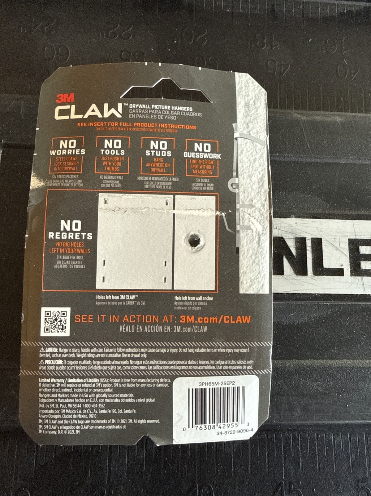 3M Claw Drywall Picture Hangers 65 LBS 2 Pack Picture Hanging Hooks