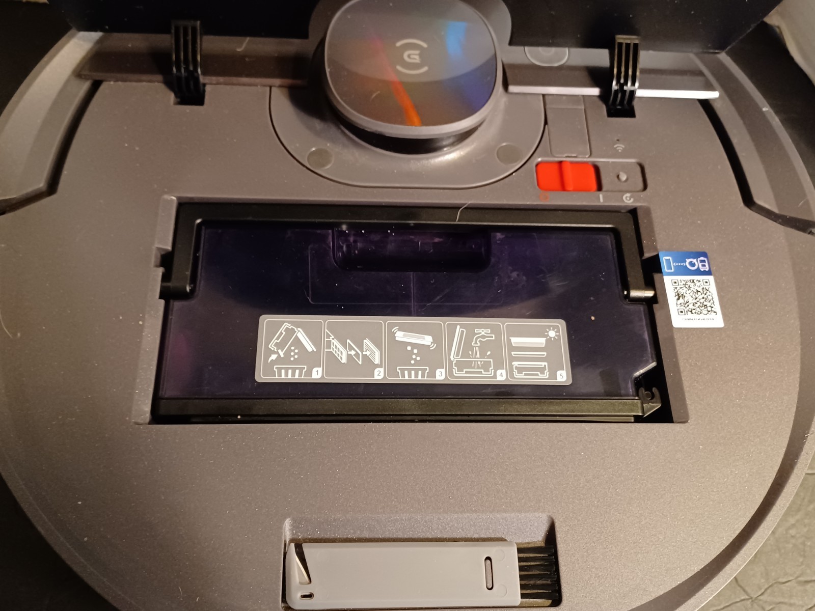 E COVACS DEEBOT OZMO T8 Smart Robot Vacuum In Good Condition