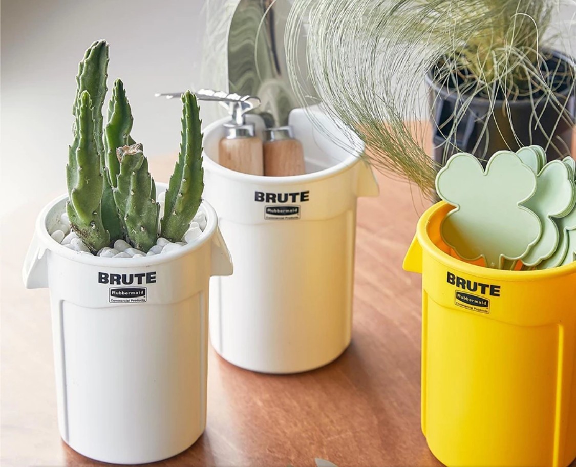Rubbermaid Mini 0.4-Quart BRUTE Trash Can With Lid, PACK OF 1