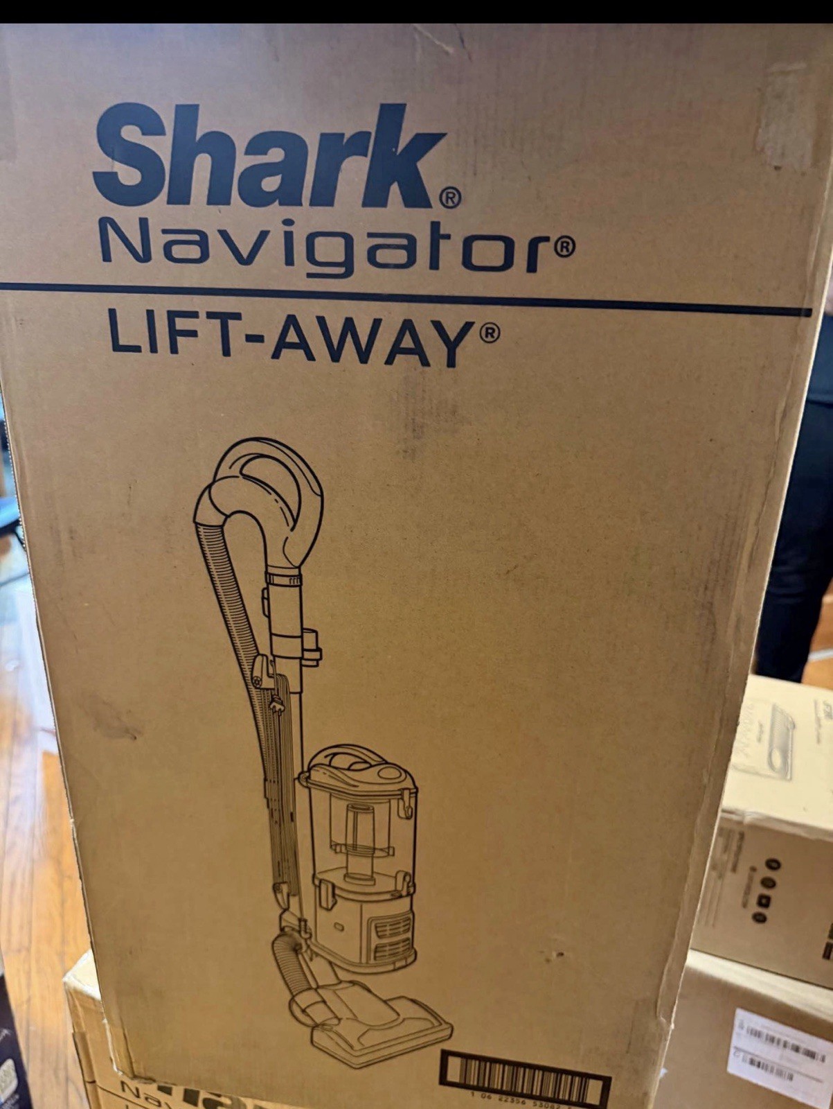 Shark Navigator Lift-Away Upright Vacuum NV352 New