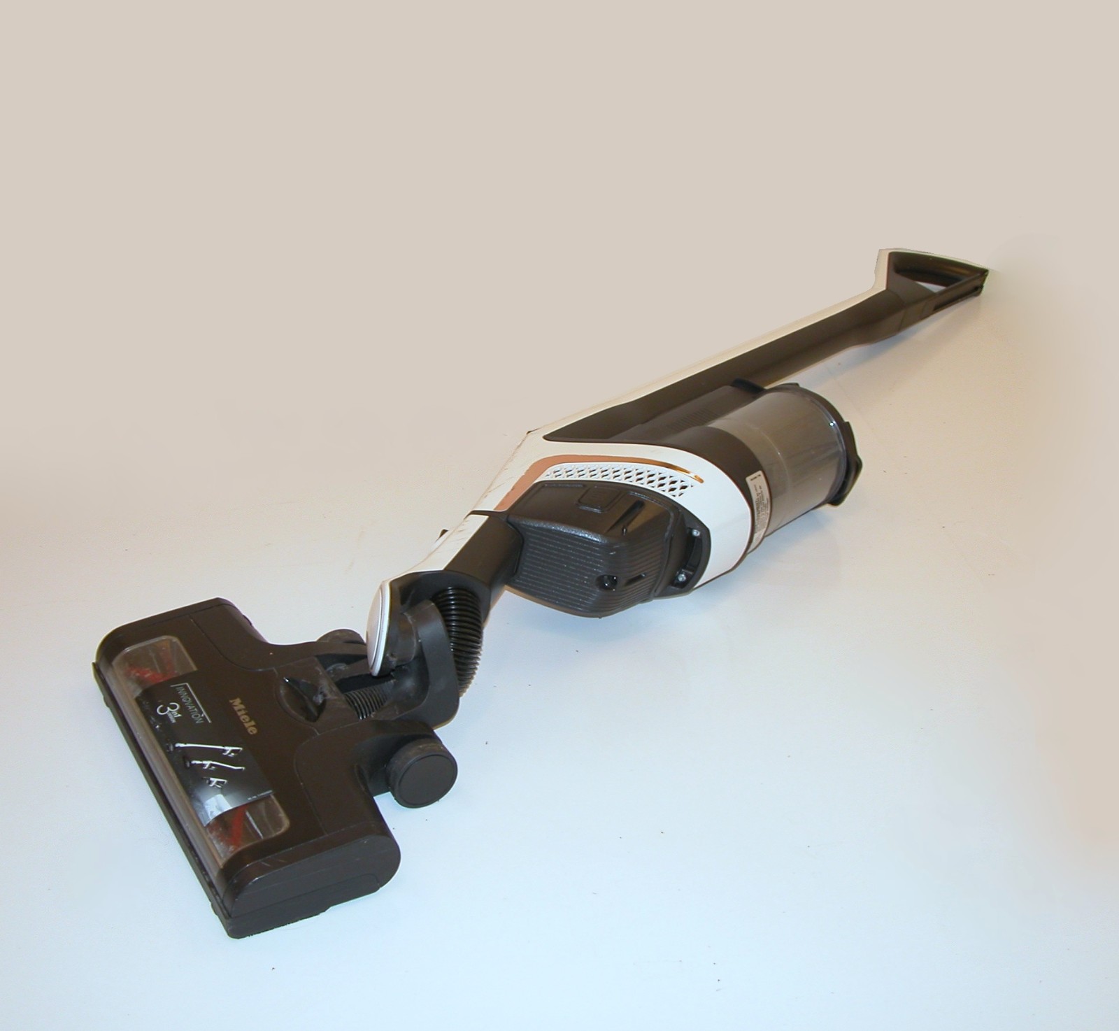 Miele TriFlex HX1 Facelift Cordless Stick Vacuum – White – FOR PARTS OR REPAIR