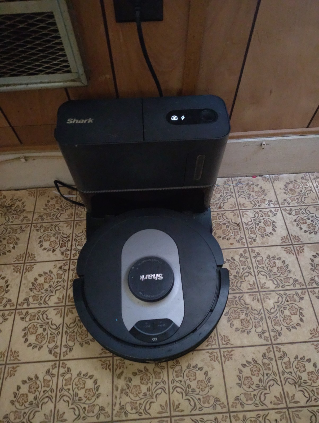 Shark AV2501S AI Ultra Robot Vacuum With HEPA Self-Empty Base Bagless