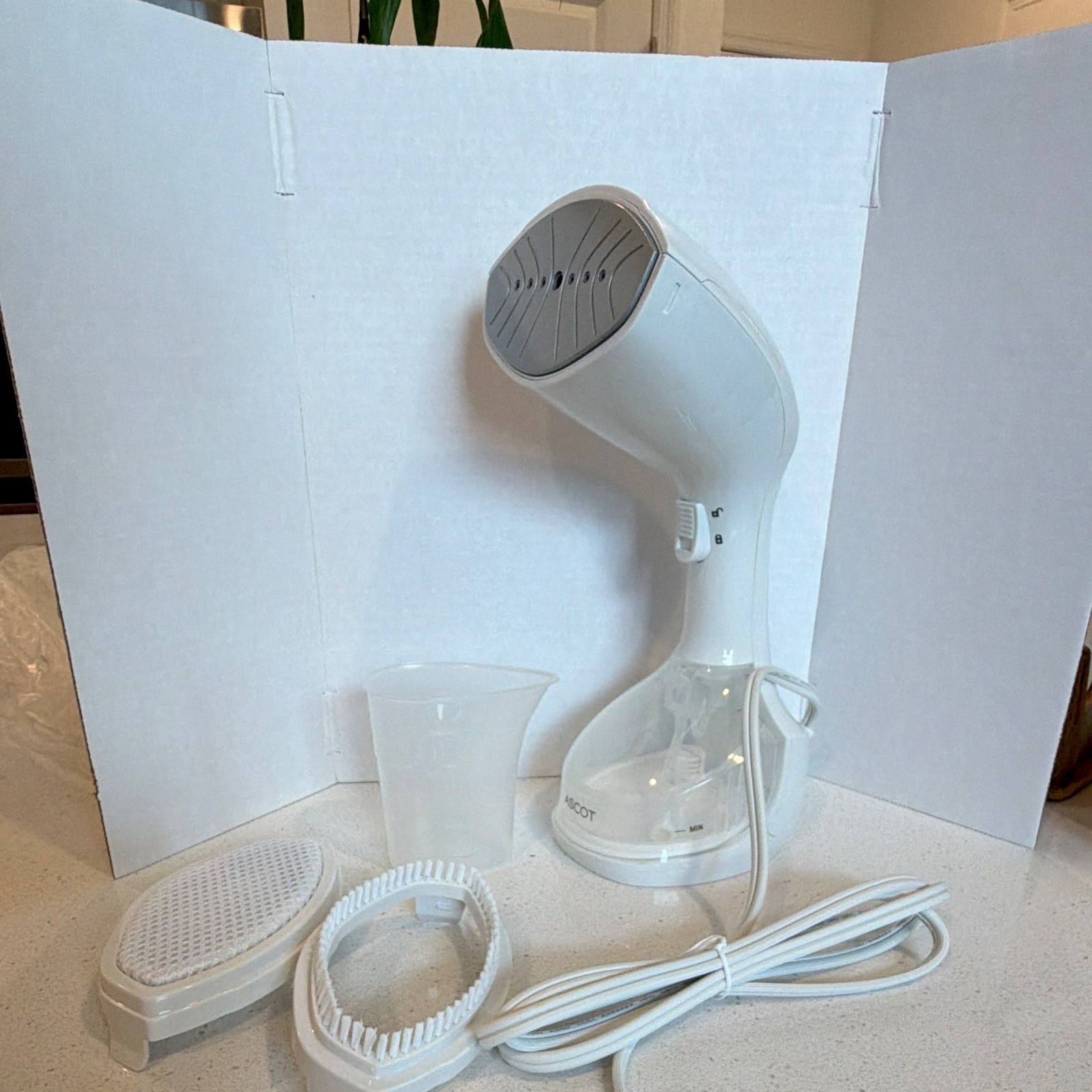 ASCOT Corded Handheld Garment Steamer Adjustable Steam White/Gray w Nozzle