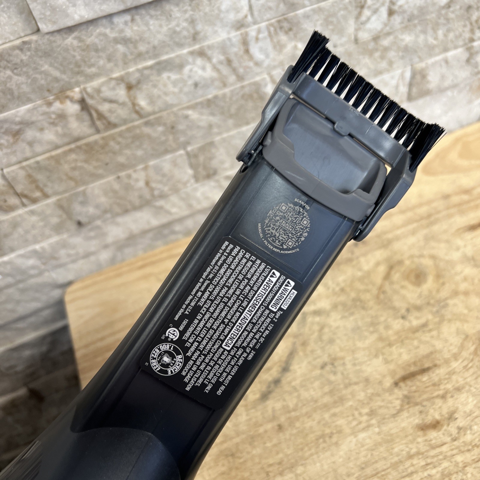 Black+Decker Dustbuster Hand Vacuum With Charger HLVA320J26 – Used
