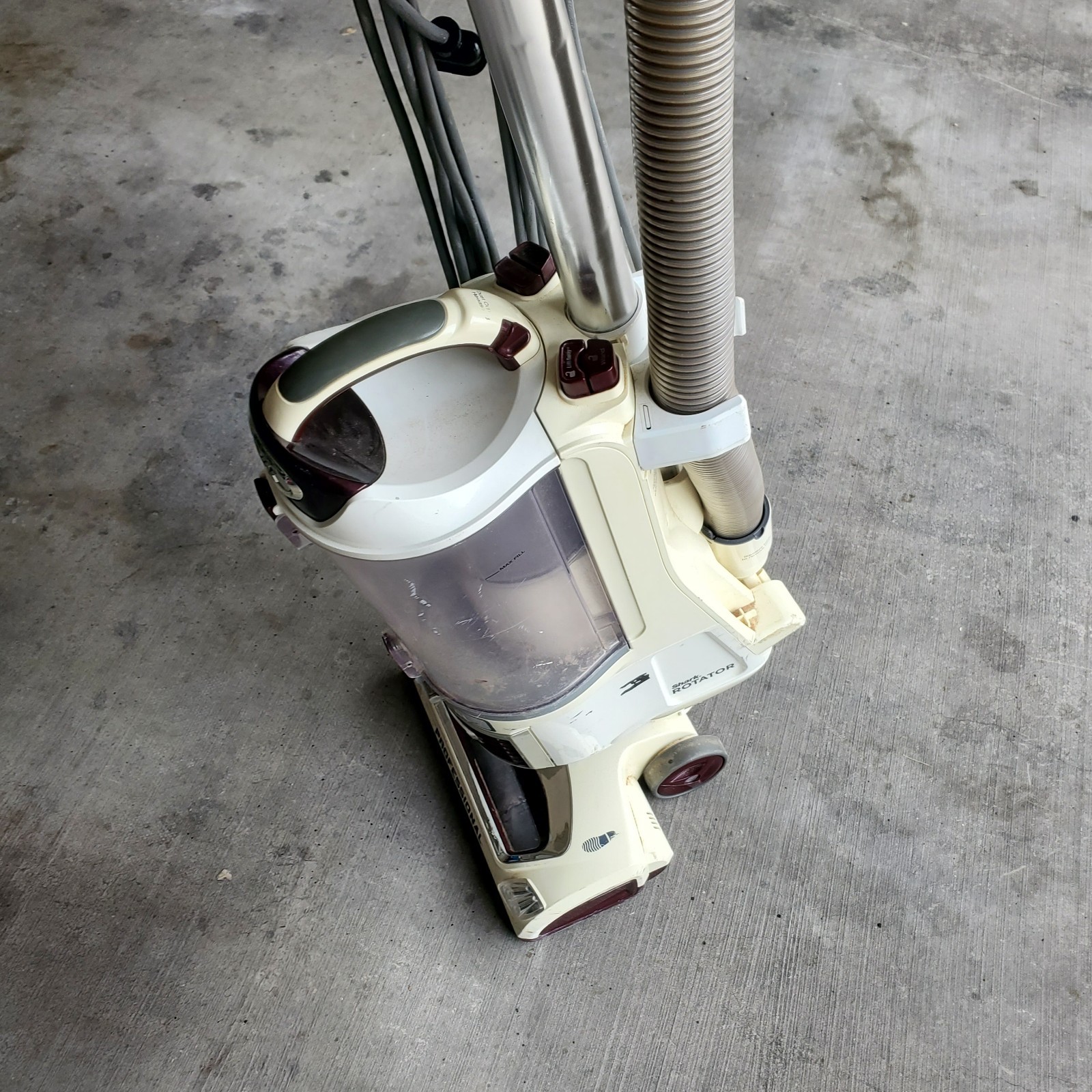 Shark Navigator Lift Away Upright Vacuum Cleaner PRICED TO SELL QUICKLY