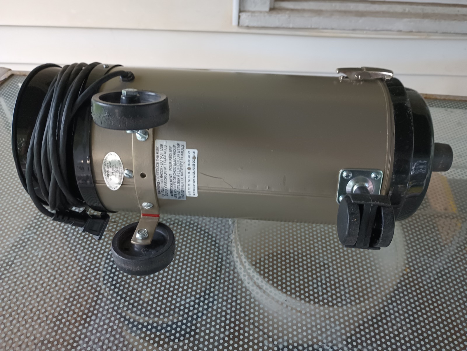 Metro OmniVac Professional Canister Vacuum Model OV-4 4.0 HP – TESTED