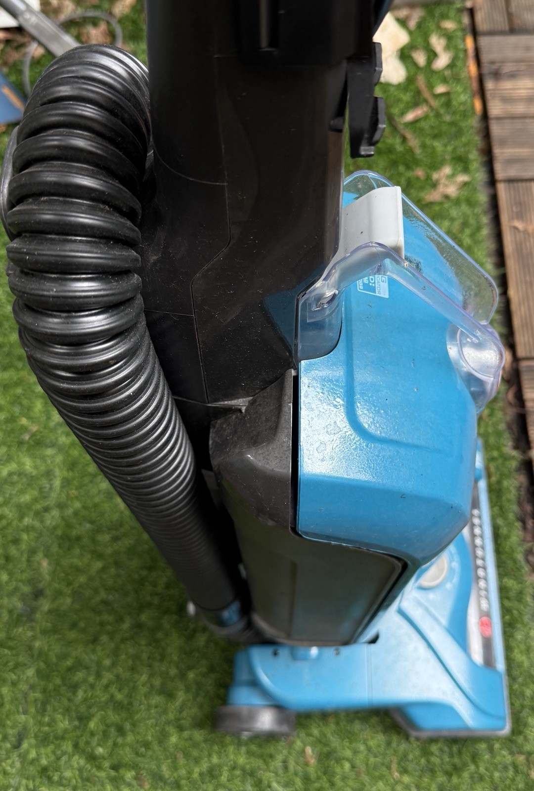 Hoover WindTunnel Tempo Vacuum – Upright Bagged -UH30301 FOR PARTS / REPAIR ONLY