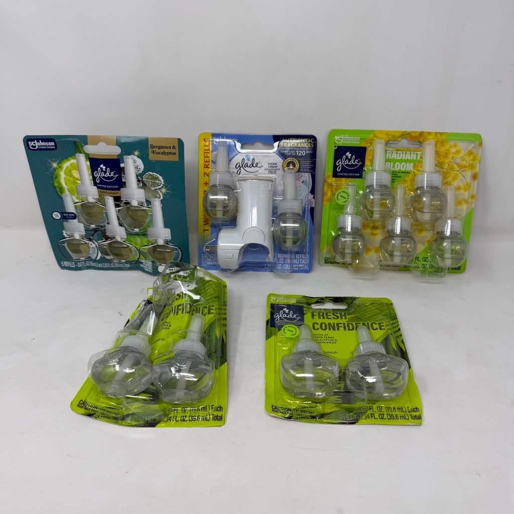 Lot of Glade Scented Oil PlugIns – 1 Warmer + 16 Refills *See Pictures