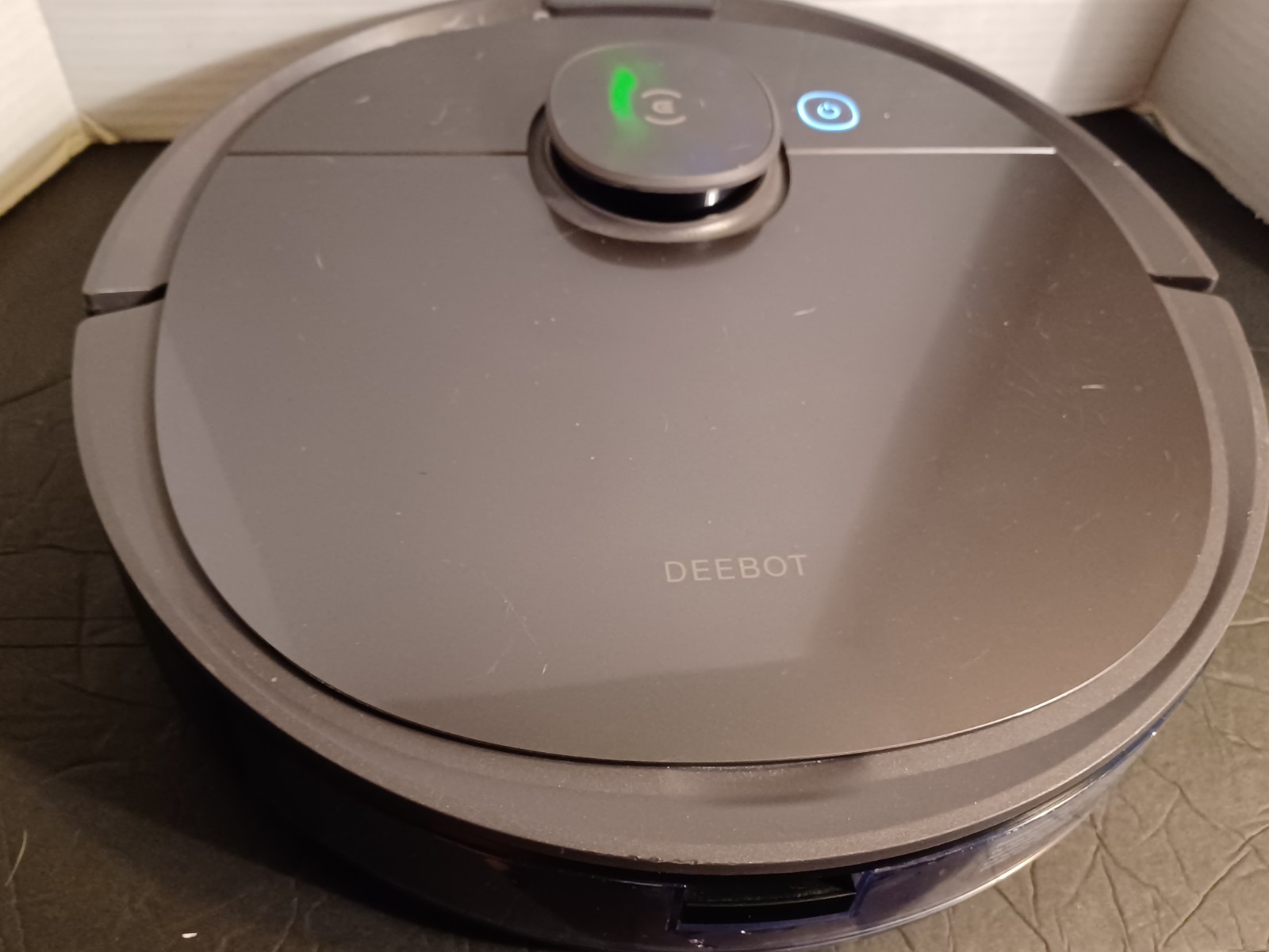 E COVACS DEEBOT OZMO T8 Smart Robot Vacuum In Good Condition