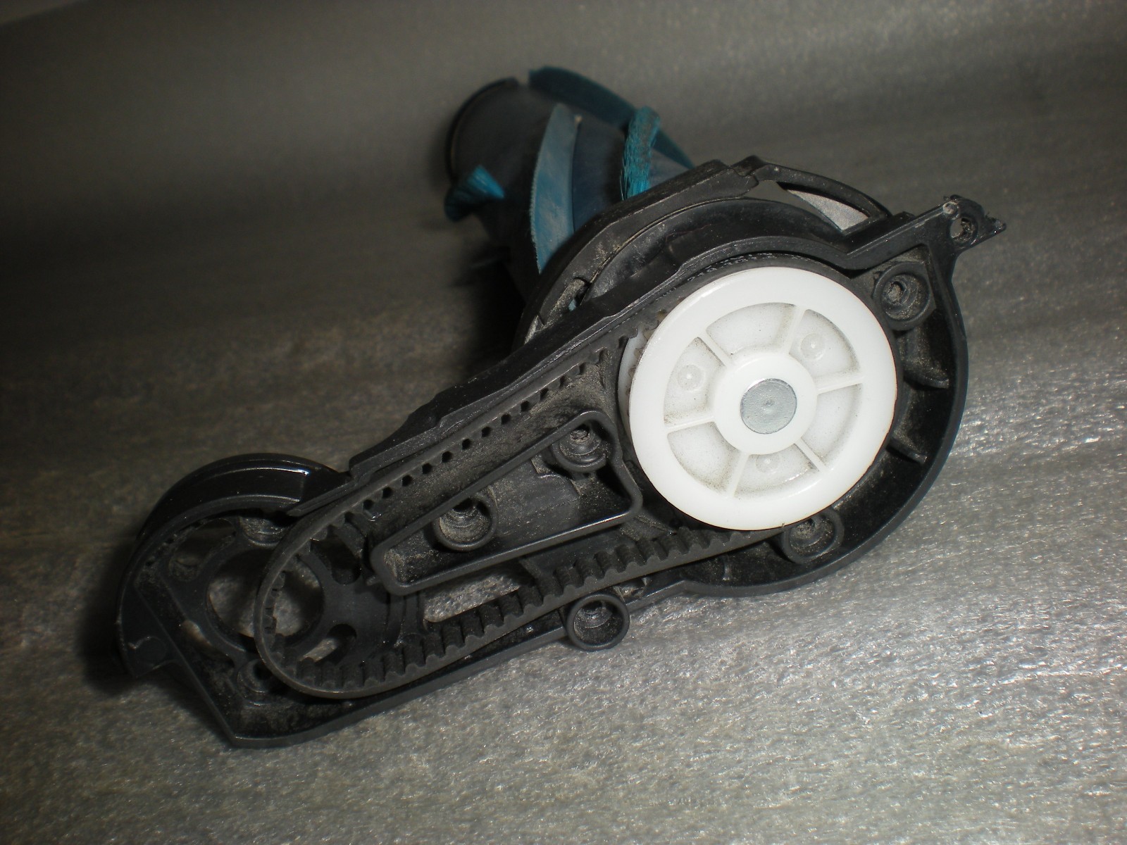 Shark UZ355H Pet Pro Cordless Stick Vacuum Head Roller Brush & Belt Assembly