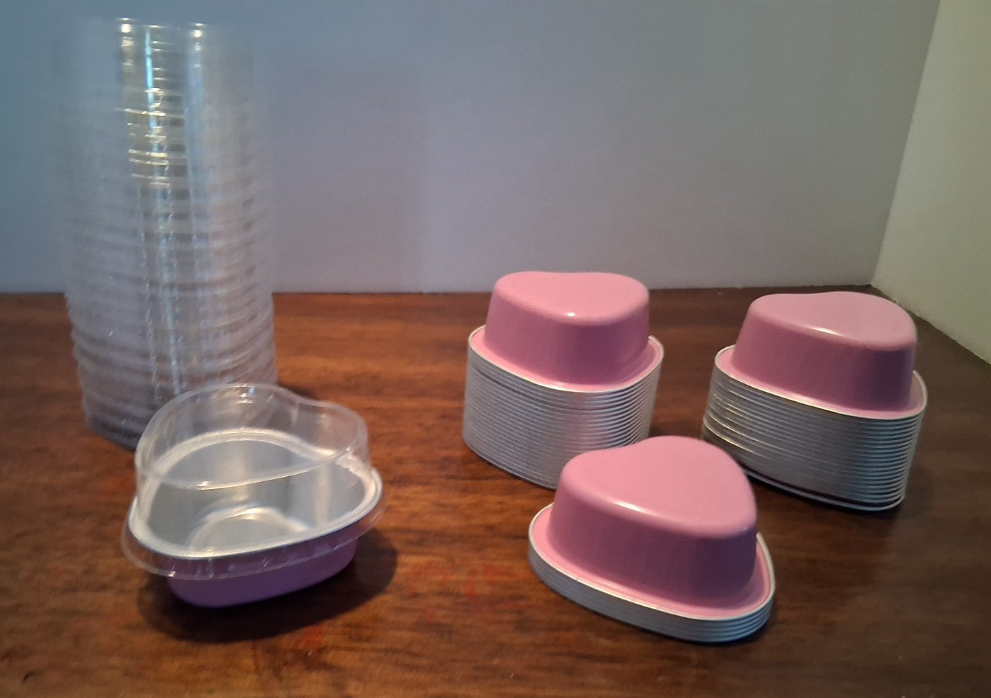 48-2 3/4 Inch Heart Shaped Cupcake Pans or Containers With Plastic Lid