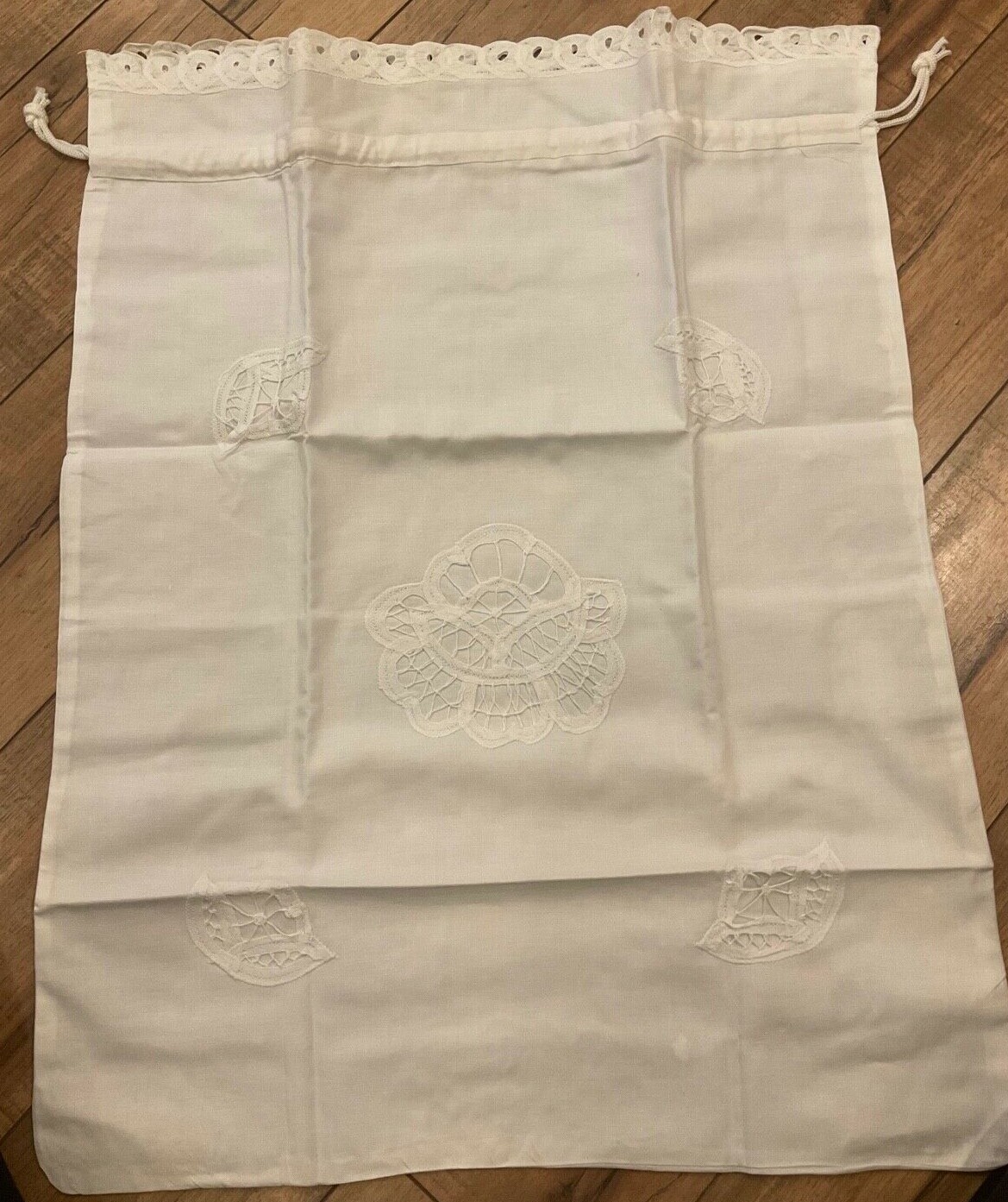 BOUTROSS HAND EMBROIDERY #9256 – LAUNDRY BAG – 25″L X 19″W (BACK IS SOLID)