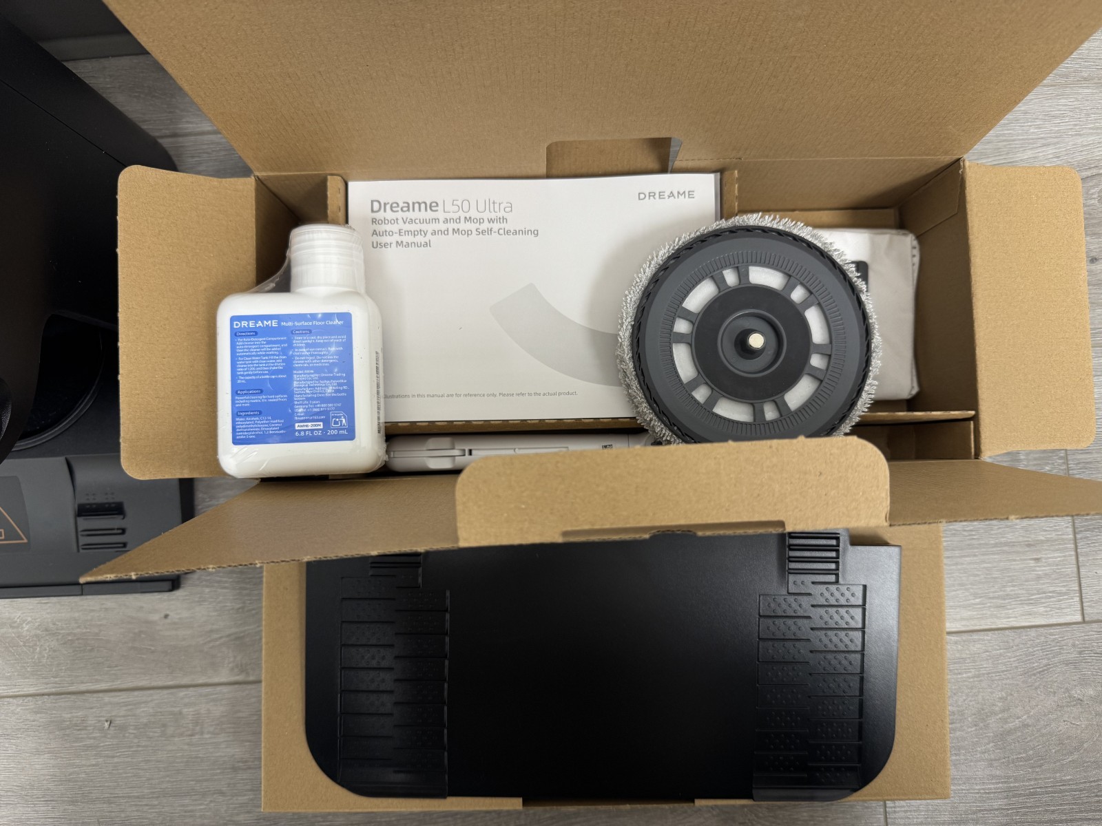 DREAME L50 Ultra Robot Vacuum 19,500Pa Suction Handle High Thresholds – Black