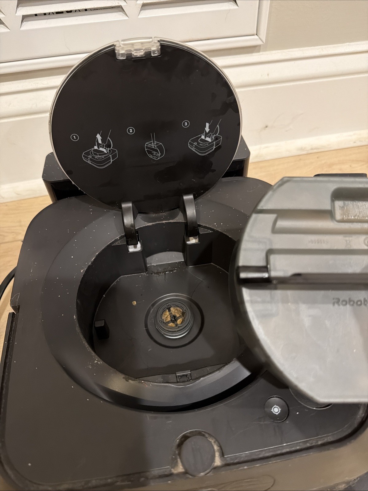 iRobot Braava Jet M6 Ultimate Wi-Fi Connected Robot Mop Black Good Working Order