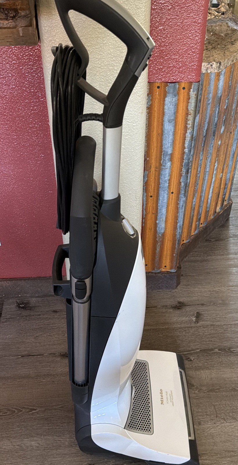 Miele Cat & Dog Upright Vacuum Model: S7260 Made In Germany