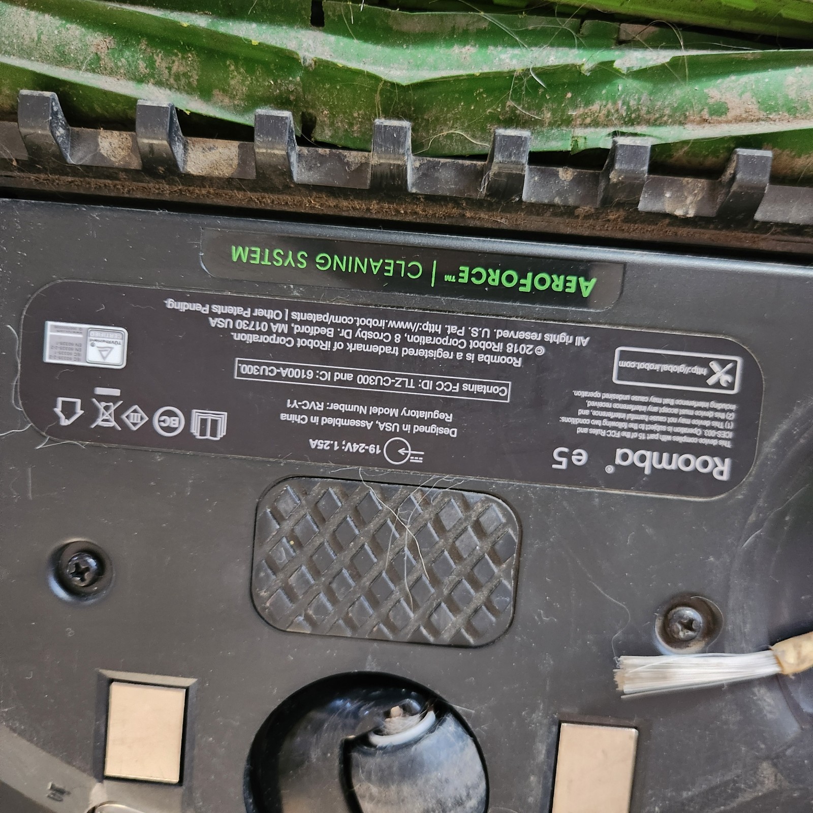 Untested iRobot Roomba E5 Wi-Fi Connected Robot Vacuum Cleaner For Parts Repair