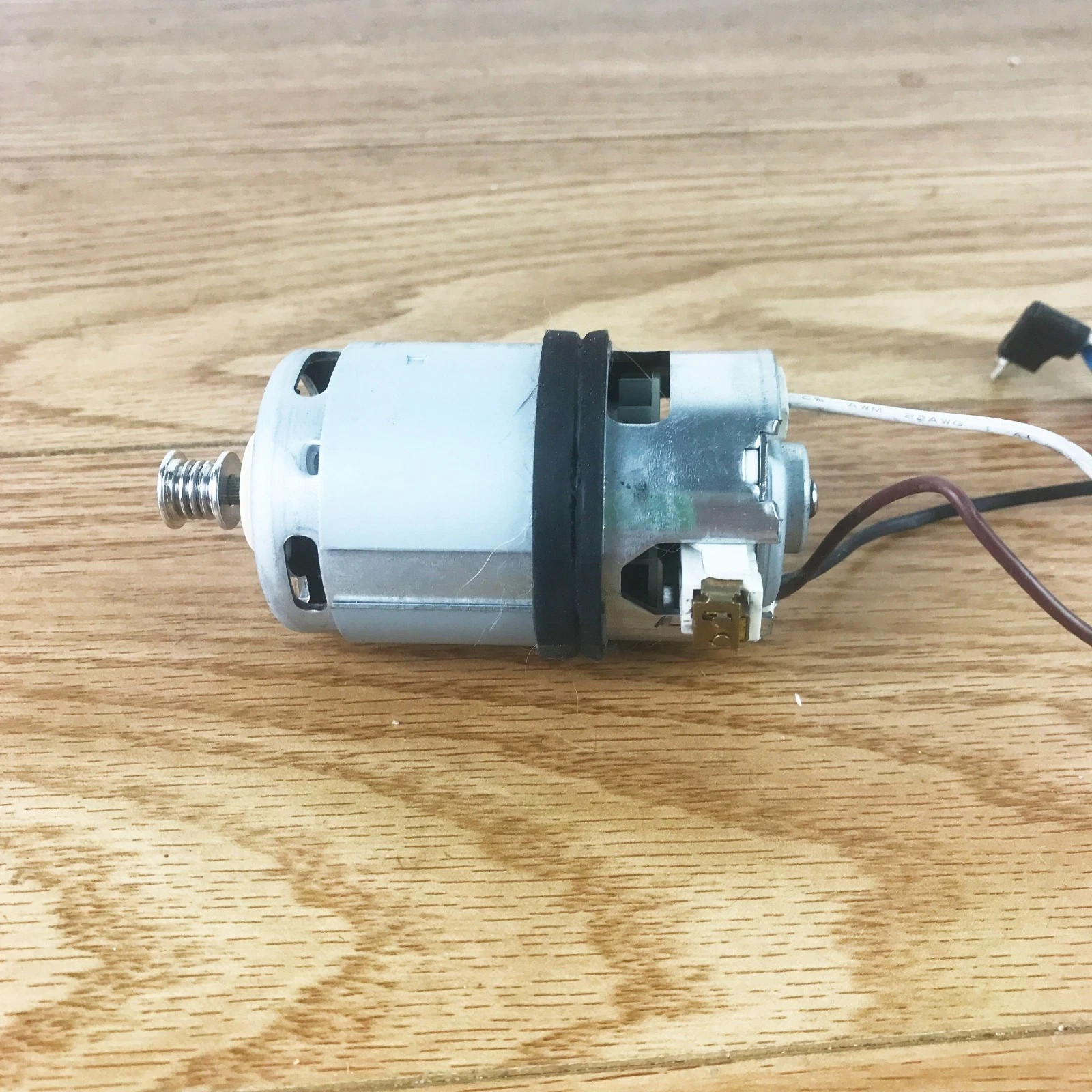 Shark AZ3002 Stratos Vacuum BRUSHROLL BRISTLE BAR SMALL MOTOR Part Genuine OEM