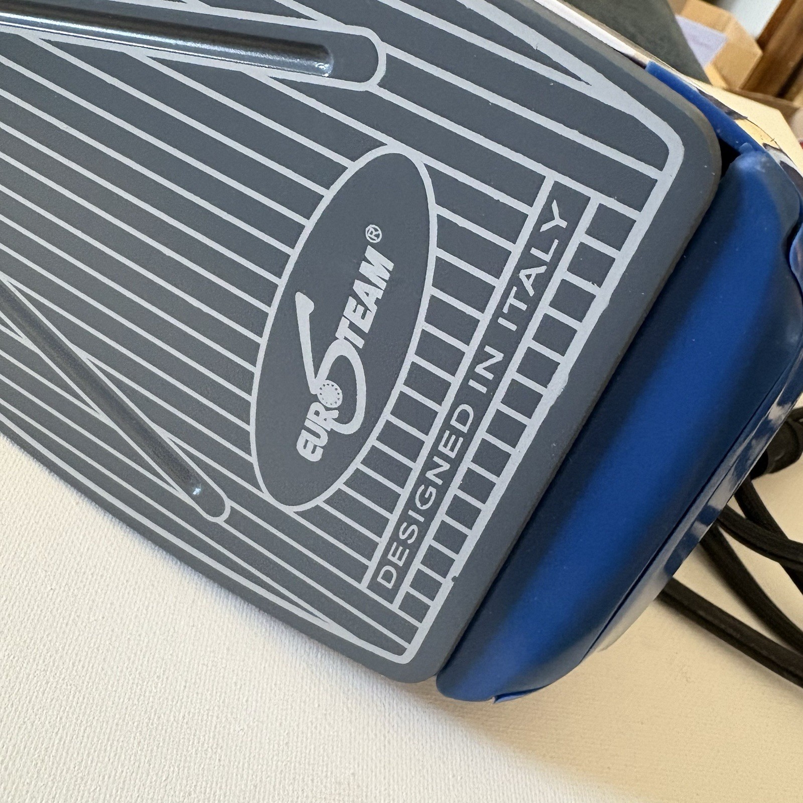 EuroSteam Evolution Iron Model 6399/3 Built In Boiler White/Blue