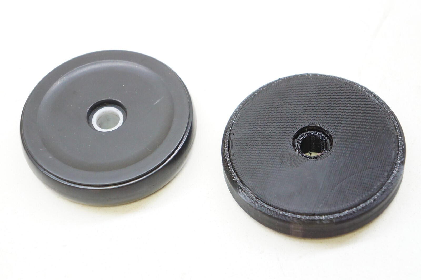 Replacement Wheel Roller for Shark Stratos Vacuum Cleaner (w/ Rubber Tread)