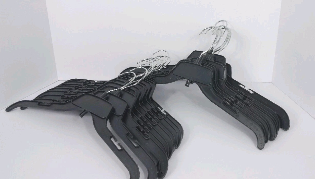 Plastic Adult Swivel Clothes Hangers 17 Inches Lot of 20