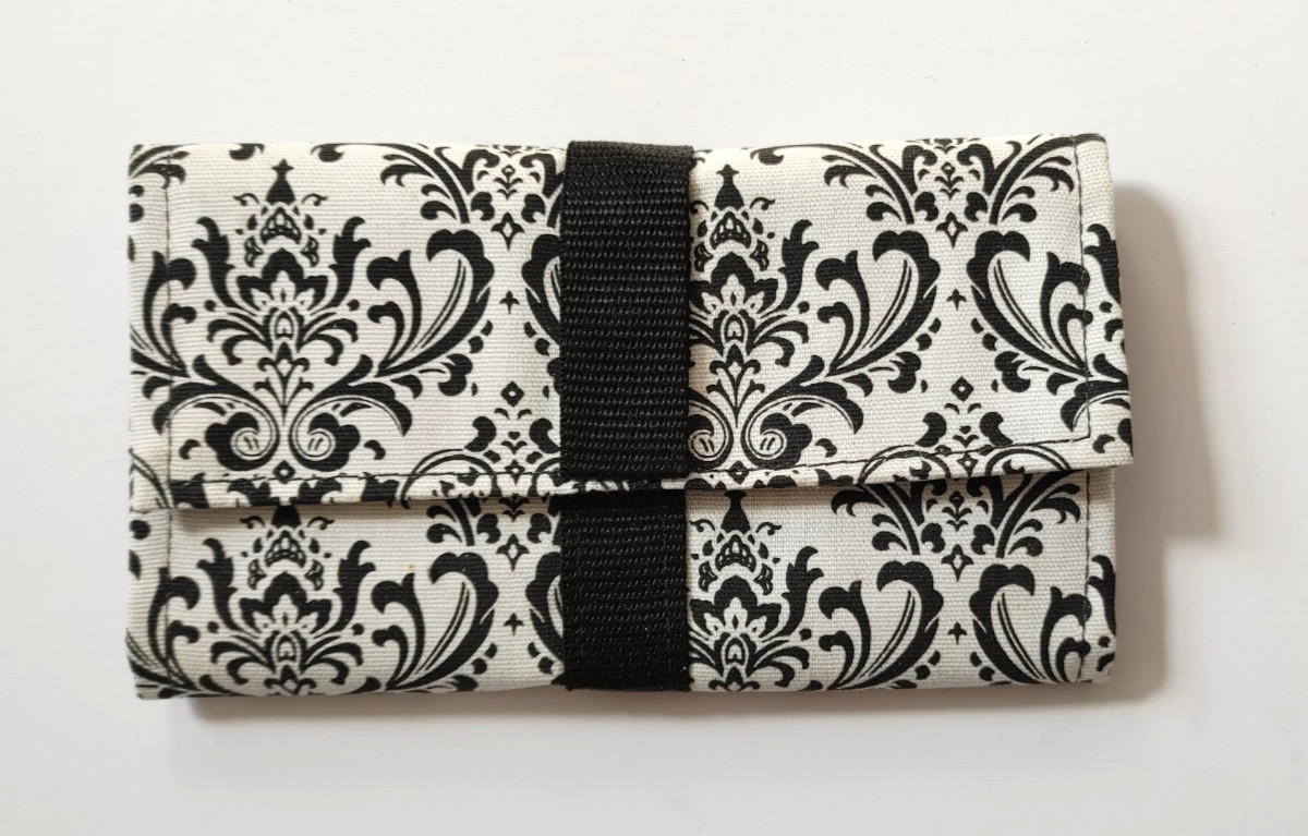 Wallet Coupon Organizer Black & White 8″ x 4.75″ Canvas Damask Paisley