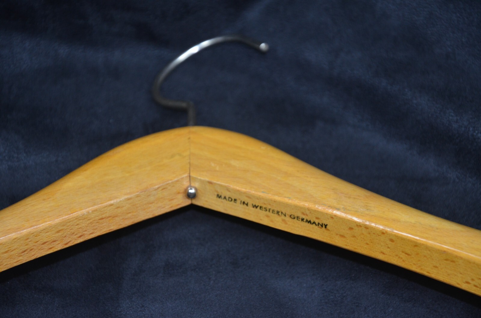 7 Vintage Wooden Suit Shirt Coat Hangers – Maas & unbranded