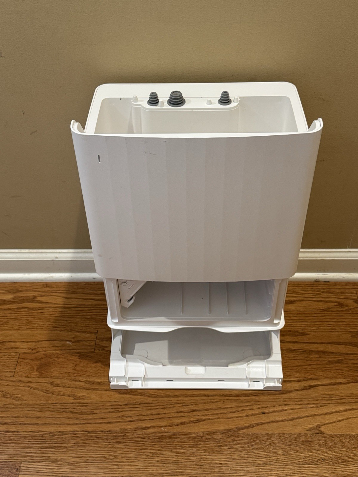 Roborock Qrevo (EWFD24LRR) Shell Empty Wash Fill Dock ONLY – For Qrevo S