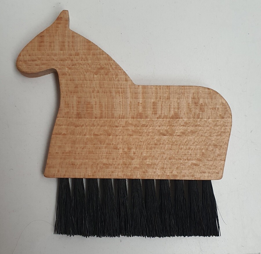 Beechwood Horse Shape Pocket Clothes Brush Synthetic Bristles 10cm x 10cm