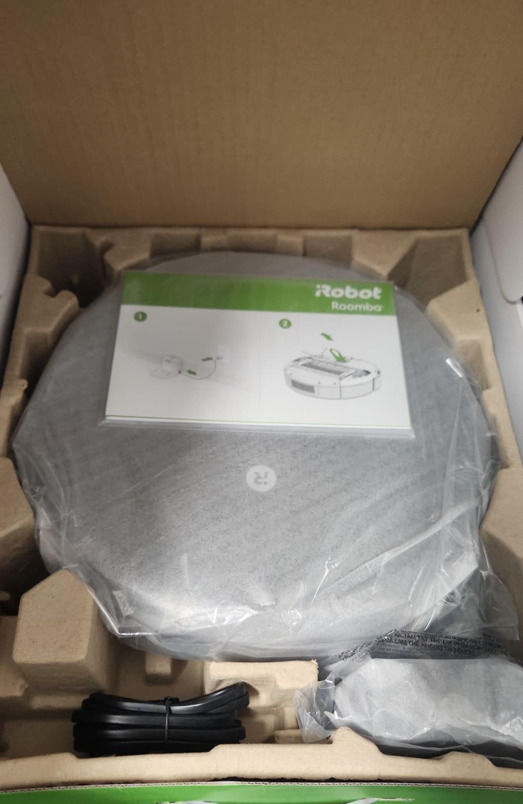 iRobot Roomba 692 Wi-Fi Connected Robot Vacuum Open box
