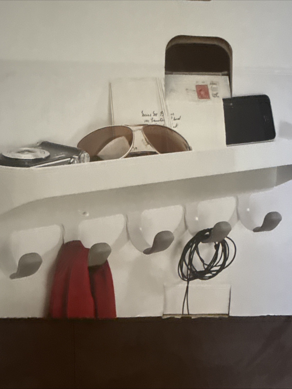Umbra 5 Hook Nook Organizer with Shelf – White Wall Mounted 17.5 x 3.7 x 4.9 in