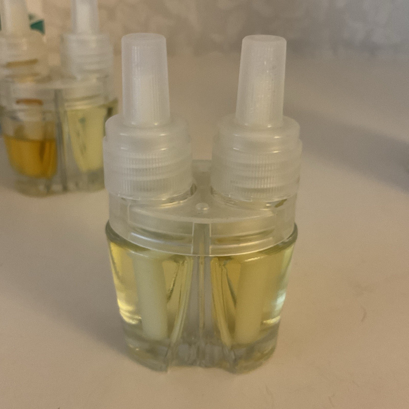 VTG FEBRIZE Dual Scented Oil NOTICEables 3 refills MORNING WALK / CLEANSING RAIN