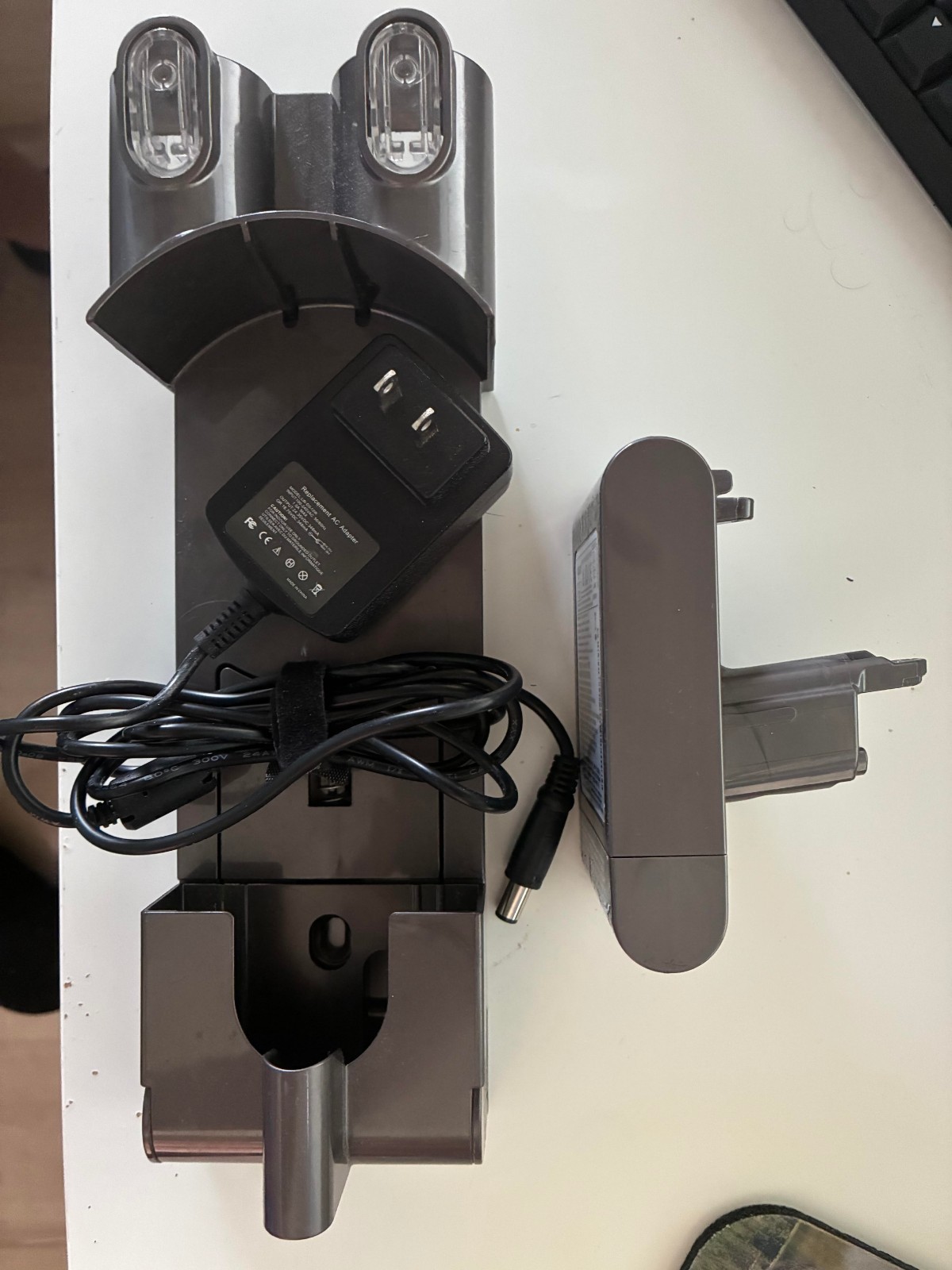 Dyson Aftermarket Battery Charger w/ Wall Mount Docking Station-Type B Battery