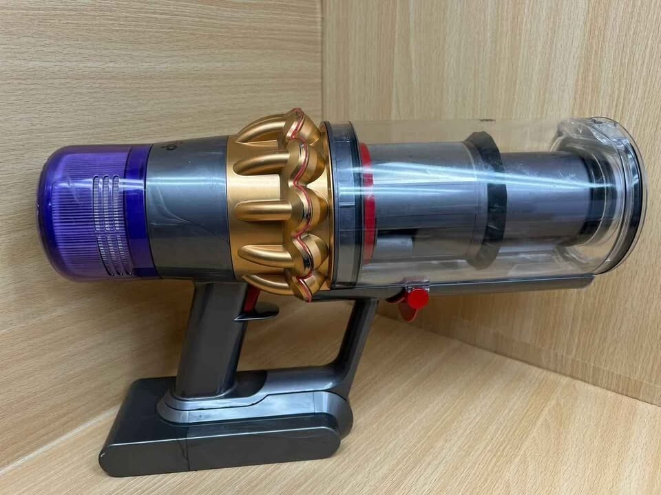 Dyson V15 Detect Cordless Stick Vacuum Cleaner with Extra Attachmnets