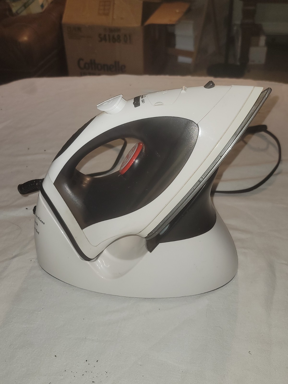 SMARTEK CORD-CORDLESS STEAM IRON