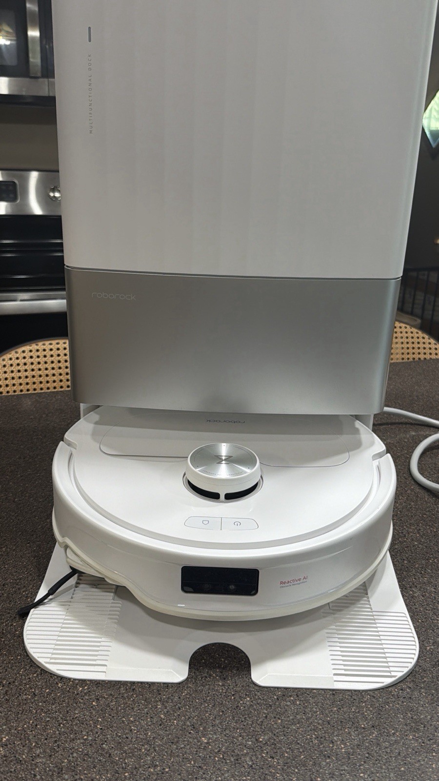 Roborock Qrevo Master Robotic Vacuum/Mop/Excellent W/Box 16hrs