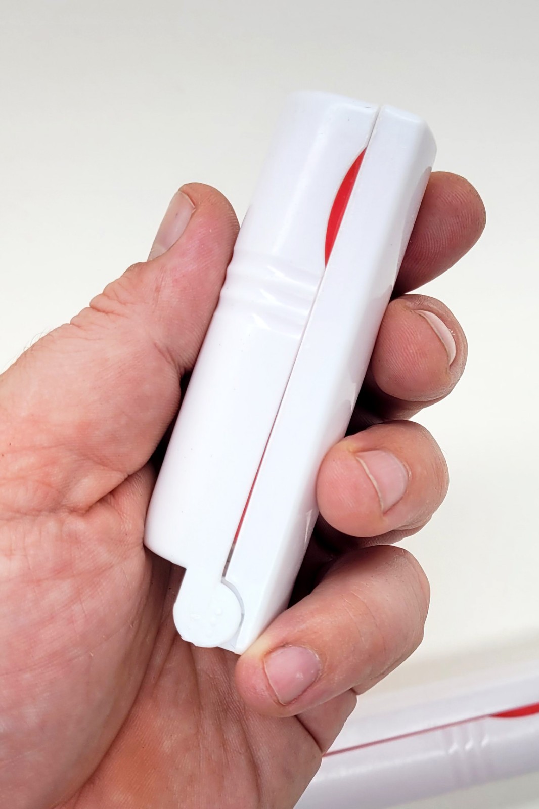Travel Size Washable Lint Roller With Protective Cover – Clean Lint and Hair