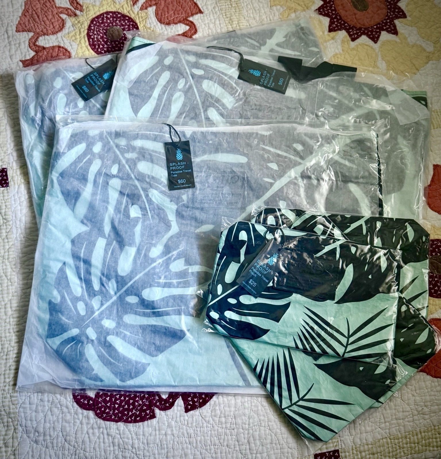 Splash-Proof Packable BEACH BAGS! TOTE ONLY White/Blue 19×14.5×6