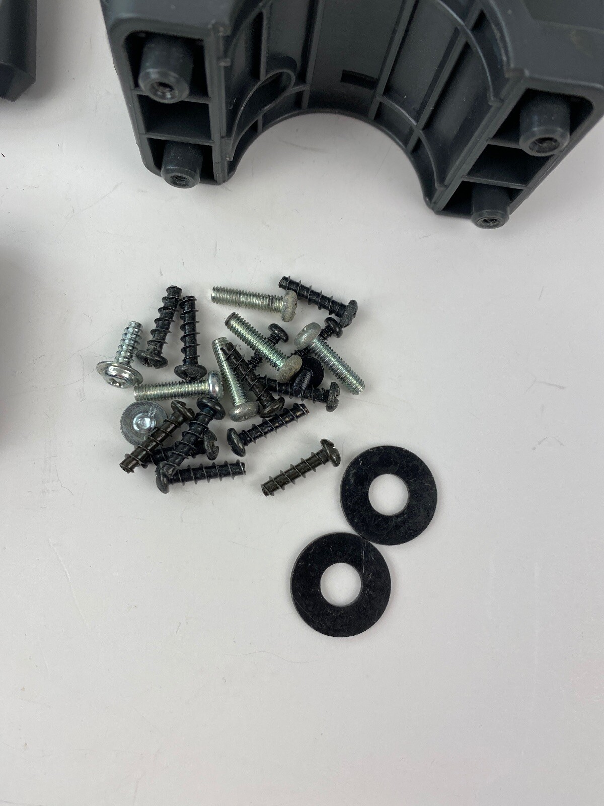 Hoover Windtunnel Technology UH30010 Miscellaneous Parts & Screws