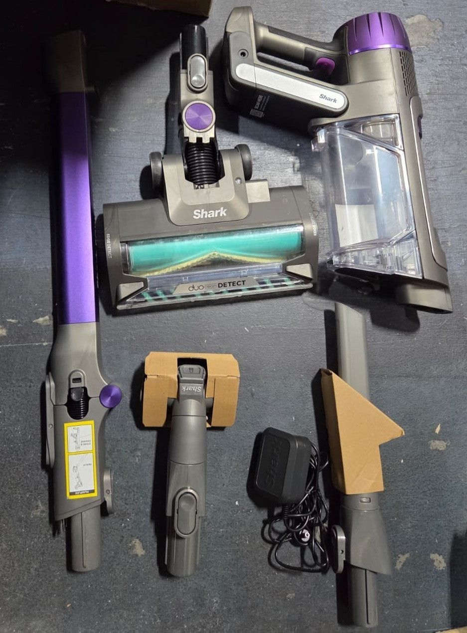 Shark IP1251 Powerdetect Cordless Stick Vacuum – Pre Owned – Good Condition
