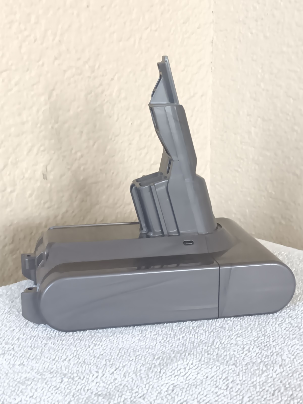 OEM DYSON SV11 Battery Replacement For Cordless V7