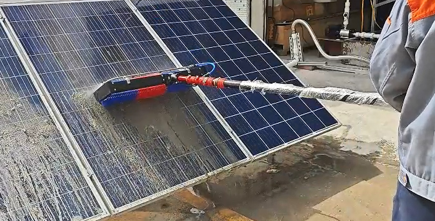 Professional Solar Panel Cleaning Brush,400RPM,Water-Fed System,AC/DC Power