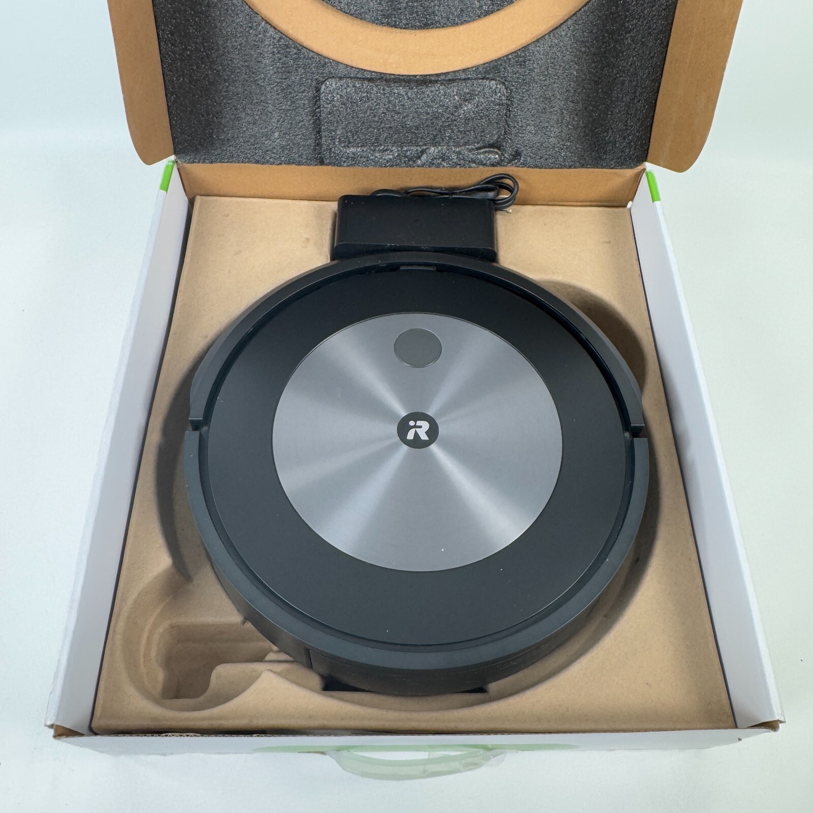 iRobot Roomba j7 Vacuum Cleaning Robot Wi-Fi Unit and Base
