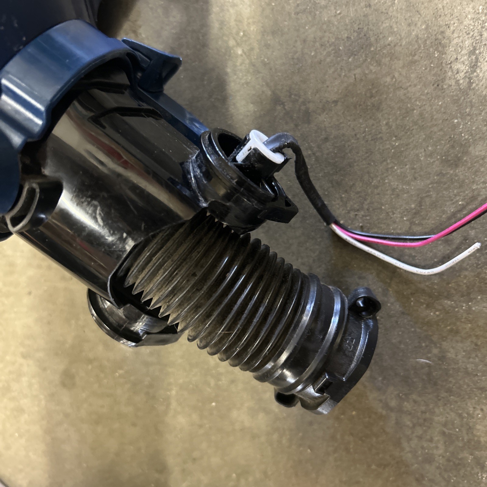 Shark UV700 DuoClean Vacuum Part Power Head Floor Nozzle Joint Elbow Small Hose