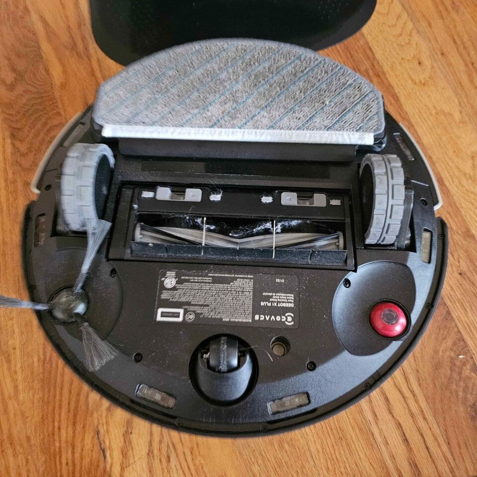 Ecovac Deebot X1 plus Robot vacuum and mop with full cleaning kit + mopping pads