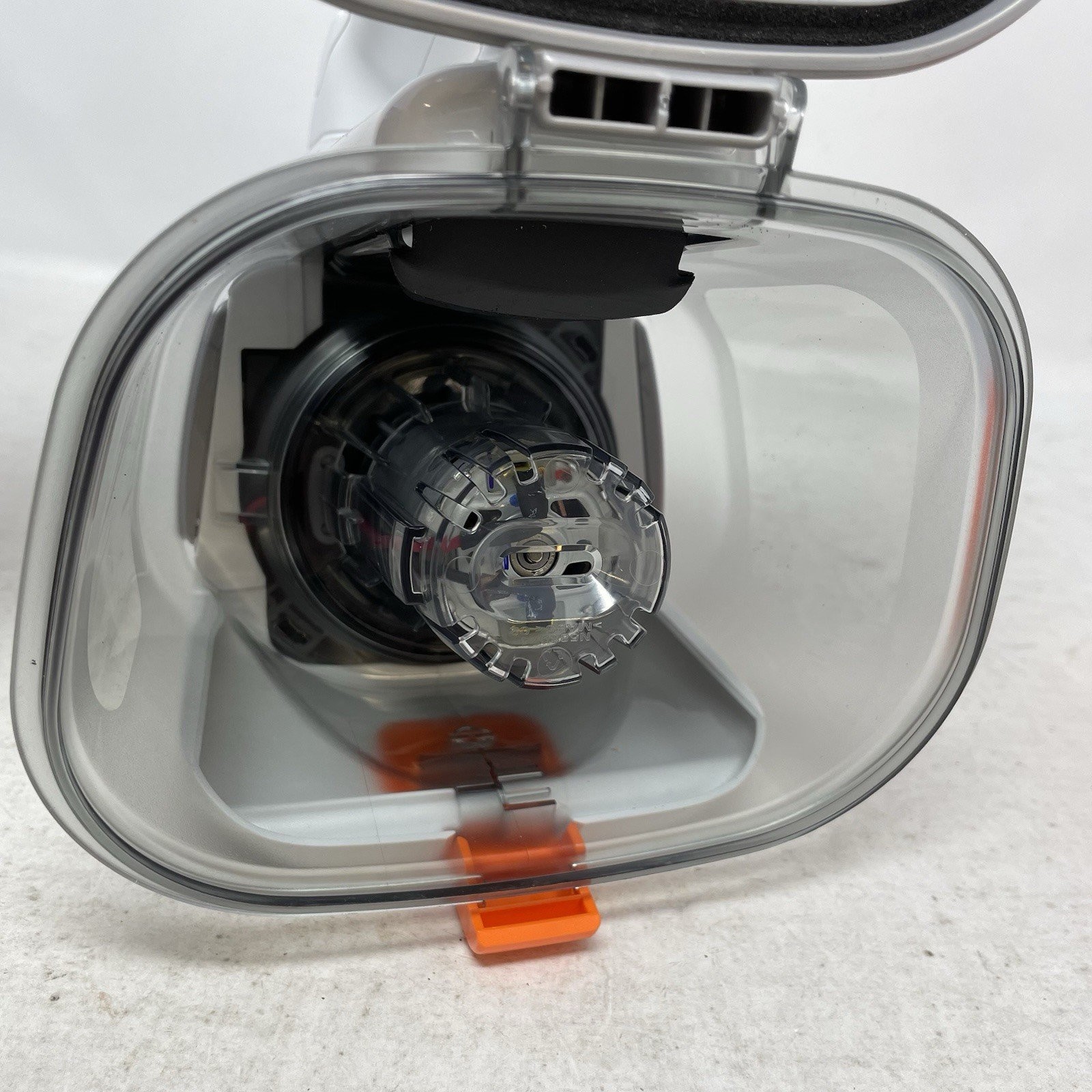 Black+Decker White Handheld Vacuum Cleaner HHVK320J10 *No Charger*